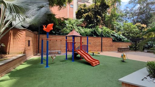 Apartamento de 3 alcobas en arriendo en Castropol, Medellín, 152 m² · foto 9 de 24