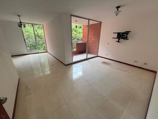 Apartamento en arriendo en Las Antillas, Envigado · foto 2 de 17