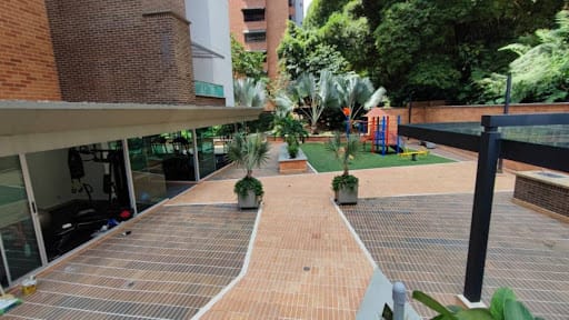 Apartamento de 3 alcobas en arriendo en Castropol, Medellín, 152 m² · foto 22 de 24