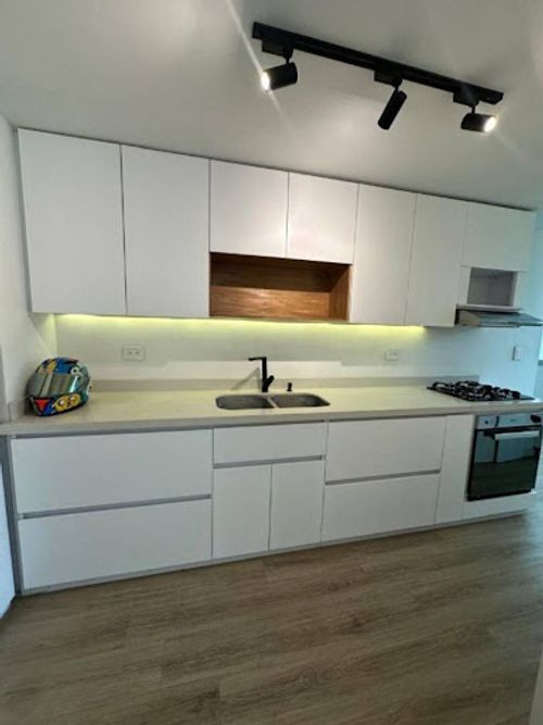 Apartamento en venta en La Aguacatala, Medellín · foto 2 de 17