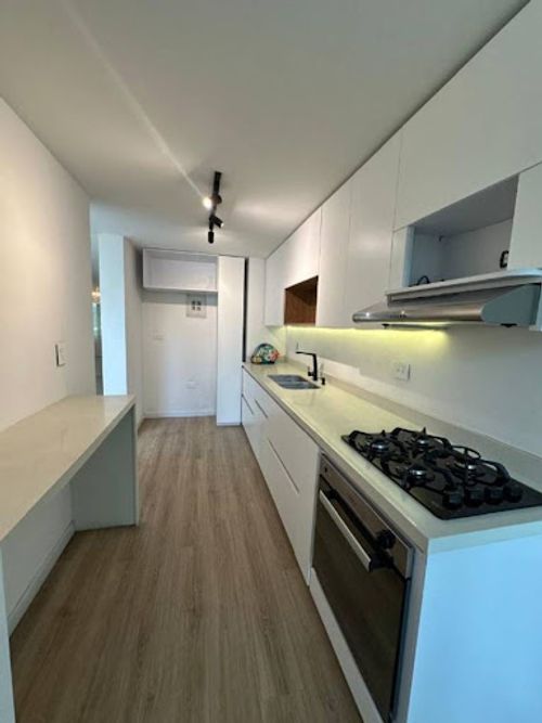Apartamento en venta en La Aguacatala, Medellín · foto 3 de 17