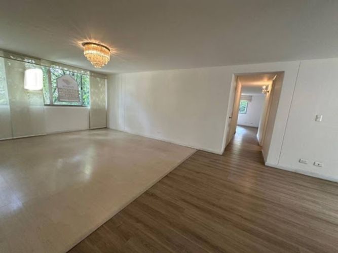 Apartamento en venta en La Aguacatala, Medellín · foto 6 de 17