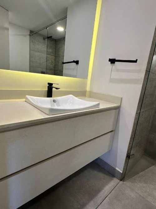 Apartamento en venta en La Aguacatala, Medellín · foto 10 de 17