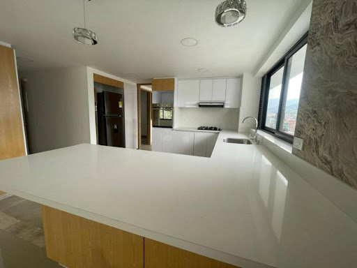 Apartamento en arriendo en Lalinde, Medellín · foto 2 de 22