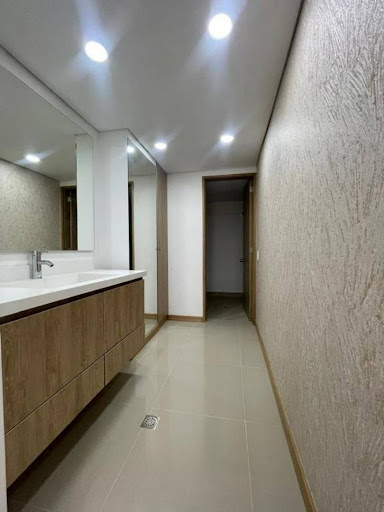 Apartamento en arriendo en Lalinde, Medellín · foto 4 de 22
