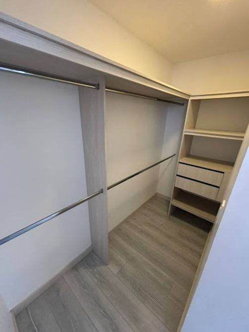 Apartamento de 2 alcobas en arriendo en Los Colores, Medellín, 80 m² · foto 5 de 10