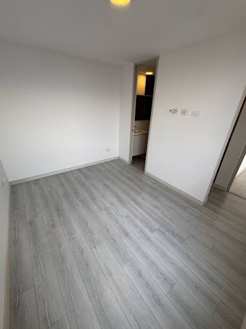 Apartamento de 2 alcobas en arriendo en Los Colores, Medellín, 80 m² · foto 6 de 10