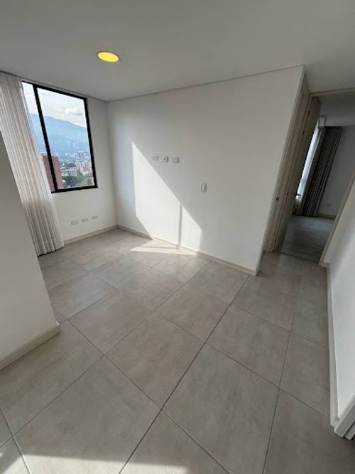 Apartamento de 2 alcobas en arriendo en Los Colores, Medellín, 80 m² · foto 8 de 10