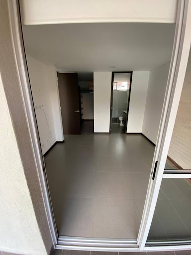 Apartamento en arriendo en Las Lomas No.1, Medellín · foto 2 de 14