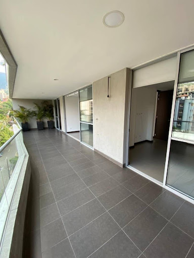 Apartamento en arriendo en Las Lomas No.1, Medellín · foto 3 de 14