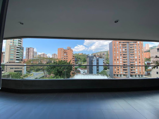 Apartamento en arriendo en Las Lomas No.1, Medellín · foto 4 de 14