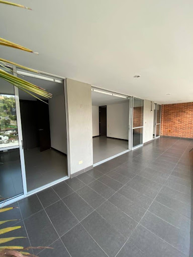Apartamento en arriendo en Las Lomas No.1, Medellín · foto 5 de 14