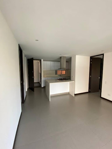 Apartamento en arriendo en Las Lomas No.1, Medellín · foto 6 de 14
