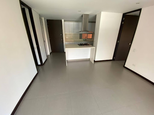 Apartamento en arriendo en Las Lomas No.1, Medellín · foto 12 de 14
