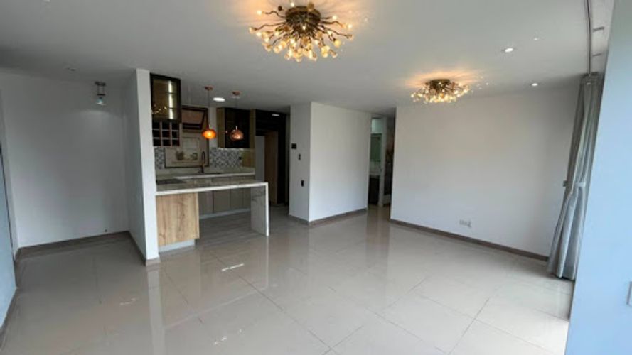 Apartamento de 3 alcobas en arriendo en Altos Del Poblado, Medellín, 98 m² · foto 3 de 16