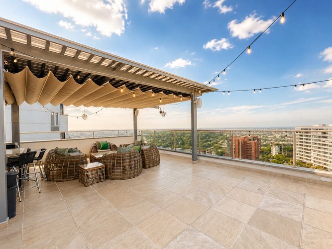 Casa de 4 alcobas en venta en Cristales, Cali, 615 m² · foto 3 de 15