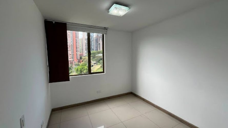 Apartamento de 3 alcobas en arriendo en Altos Del Poblado, Medellín, 98 m² · foto 8 de 16