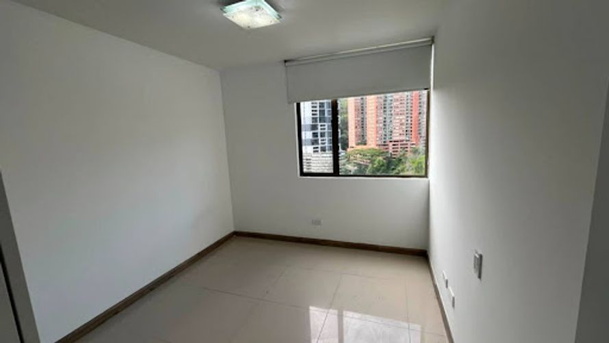 Apartamento de 3 alcobas en arriendo en Altos Del Poblado, Medellín, 98 m² · foto 10 de 16