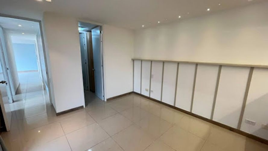Apartamento de 3 alcobas en arriendo en Altos Del Poblado, Medellín, 98 m² · foto 12 de 16