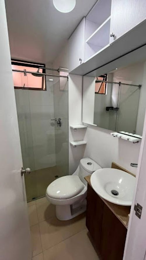 Apartamento de 3 alcobas en arriendo en Altos Del Poblado, Medellín, 98 m² · foto 15 de 16