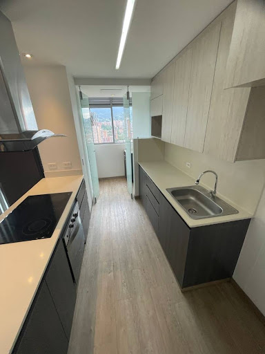 Apartamento en arriendo en Loma Del Esmeraldal, Envigado · foto 4 de 14