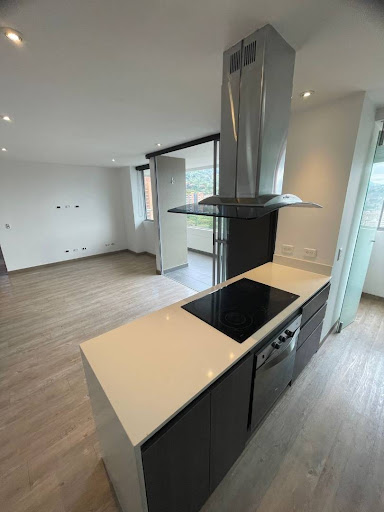 Apartamento en arriendo en Loma Del Esmeraldal, Envigado · foto 6 de 14