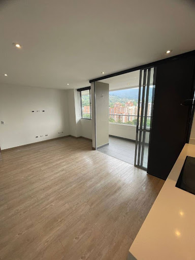 Apartamento en arriendo en Loma Del Esmeraldal, Envigado · foto 8 de 14
