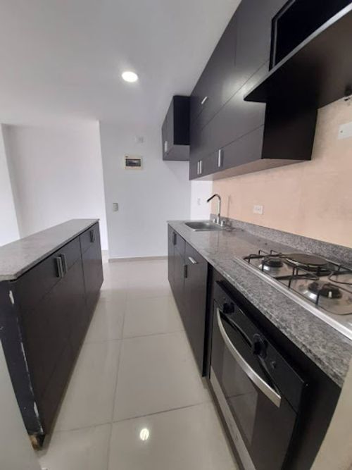 Apartamento de 3 alcobas en arriendo en Ciudad Del Río, Medellín, 90 m² · foto 2 de 17