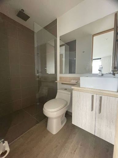 Apartamento en arriendo en Loma Del Esmeraldal, Envigado · foto 13 de 14