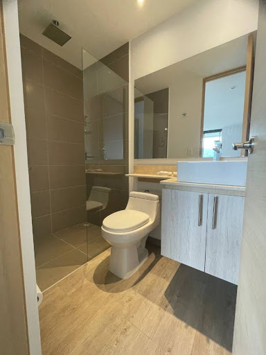 Apartamento en arriendo en Loma Del Esmeraldal, Envigado · foto 14 de 14