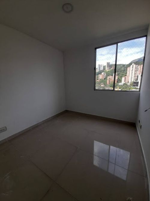 Apartamento de 3 alcobas en arriendo en Ciudad Del Río, Medellín, 90 m² · foto 5 de 17
