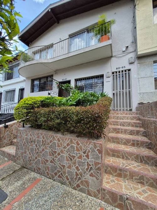 Casa de 5 alcobas en venta en Laureles, Medellín, 135 m² · foto 4 de 23