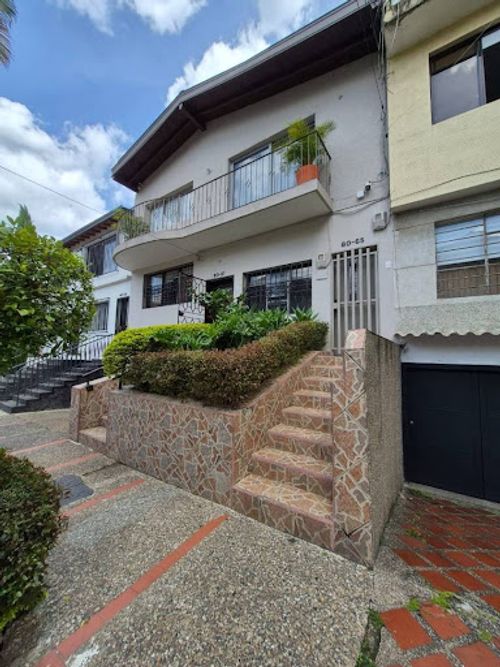 Casa de 5 alcobas en venta en Laureles, Medellín, 135 m² · foto 5 de 23