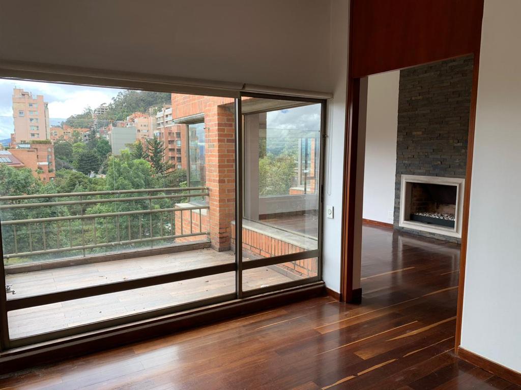 Apartamento en venta en Los Rosales, Bogotá · foto 3 de 22