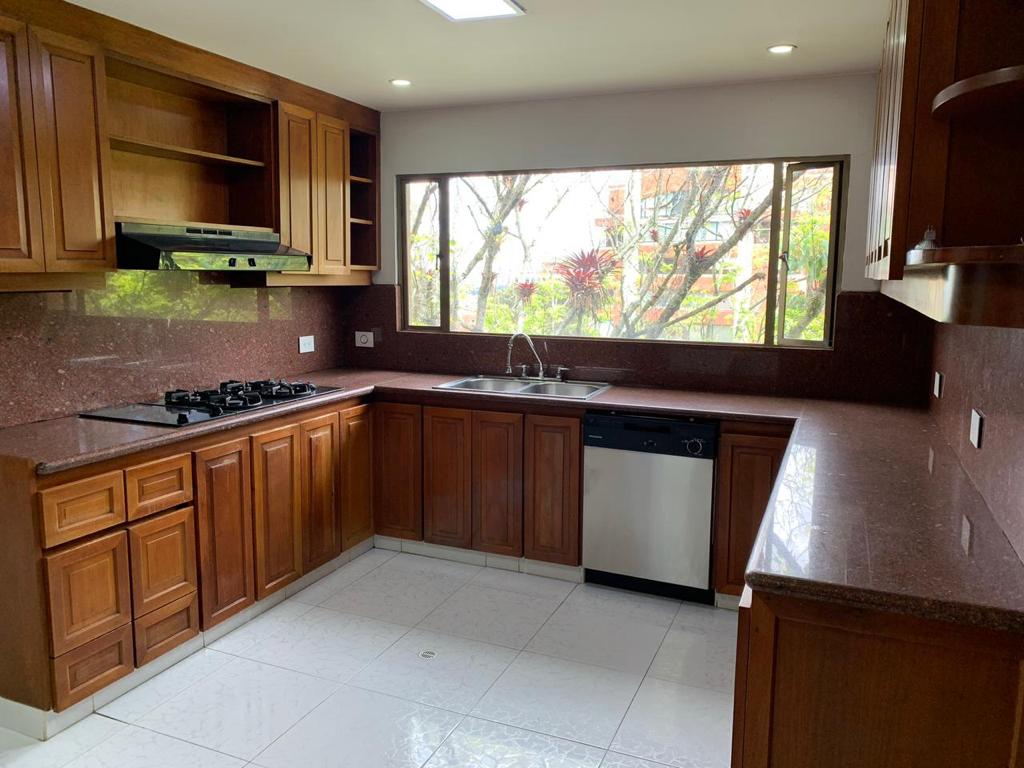 Apartamento en venta en Los Rosales, Bogotá · foto 16 de 22
