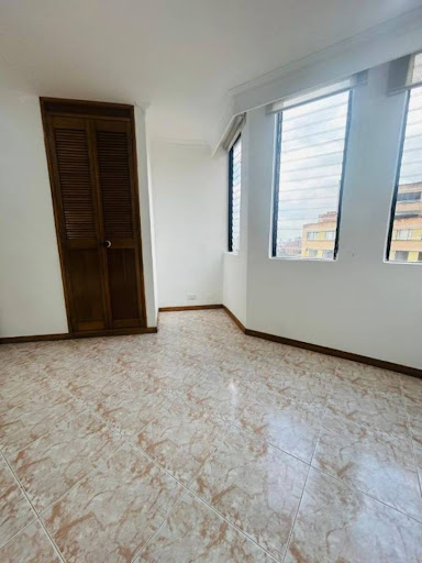 Apartamento en venta en El Portal, Envigado · foto 5 de 18