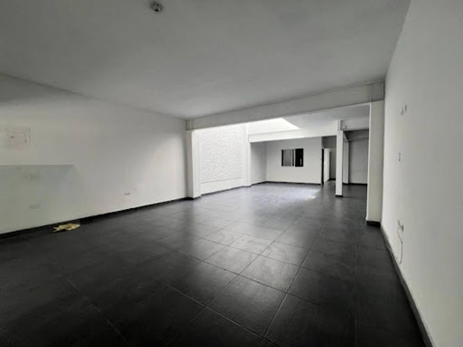 Local en arriendo en Laureles, Medellín, 205 m² · foto 3 de 18