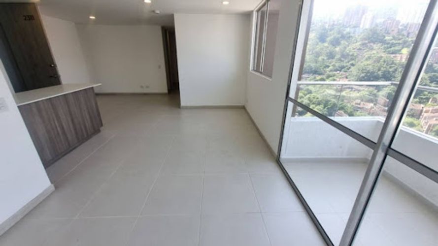 Apartamento de 3 alcobas en arriendo en San Diego, Medellín, 79 m² · foto 8 de 20