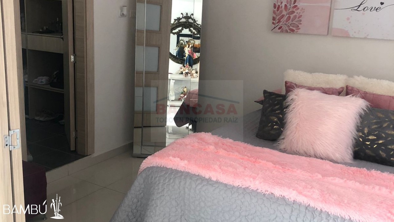 Apartamento en venta en Laureles, Medellín · foto 3 de 18