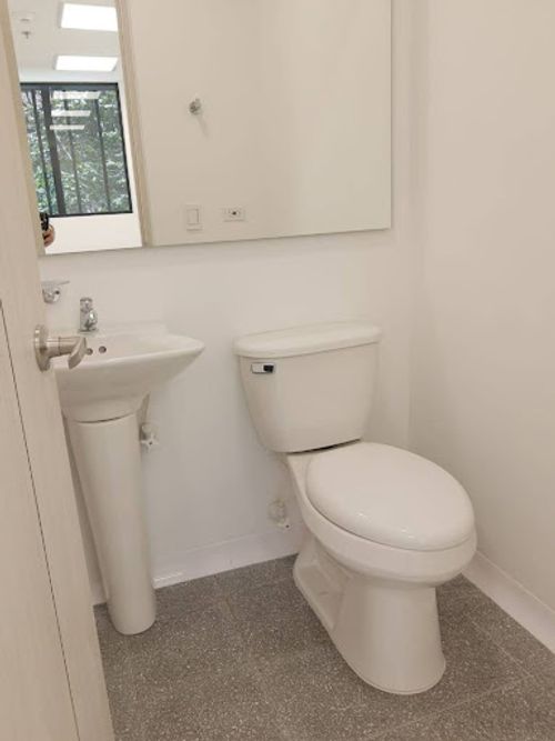 Oficina en arriendo en Los Colores, Medellín, 47 m² · foto 4 de 10