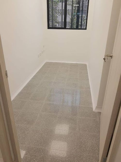 Oficina en arriendo en Los Colores, Medellín, 47 m² · foto 6 de 10