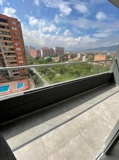 Apartamento de 3 alcobas en arriendo en San German, Medellín, 65 m² · foto 11 de 15