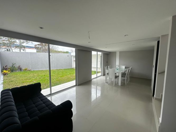 Casa de 5 alcobas en venta en La Sabana, Villa del Rosario, 370 m² · foto 5 de 24