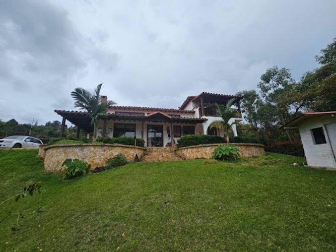 Finca en arriendo en El Zango, Guarne, 280 m² · foto 6 de 24