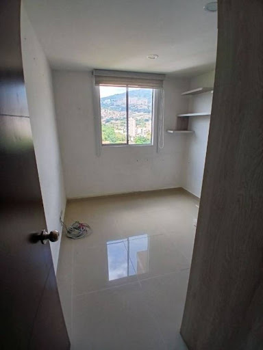 Apartamento en arriendo en Los Colores, Medellín · foto 16 de 19