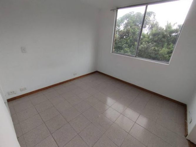 Apartamento de 4 alcobas en arriendo en Las Palmas, Medellín, 98 m² · foto 5 de 12
