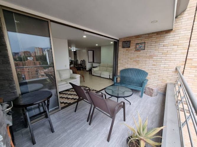 Apartamento de 3 alcobas en arriendo en Trinidad, Medellín, 138 m² · foto 4 de 16