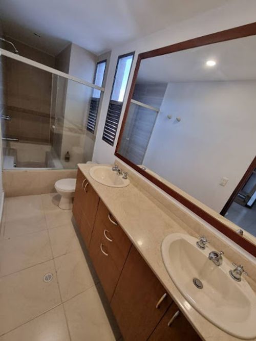 Apartamento de 3 alcobas en arriendo en Trinidad, Medellín, 138 m² · foto 9 de 16