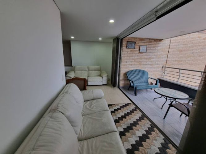 Apartamento de 3 alcobas en arriendo en Trinidad, Medellín, 138 m² · foto 11 de 16