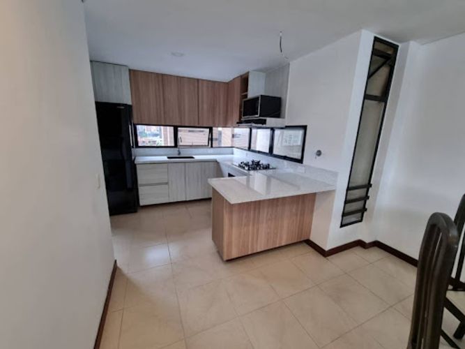 Apartamento de 3 alcobas en arriendo en Trinidad, Medellín, 138 m² · foto 12 de 16